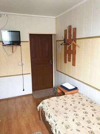 Гостиница Вояж Псков Бюджетный двухместный номер с 2 отдельными кроватями-4