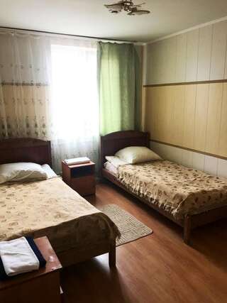 Гостиница Вояж Псков Бюджетный двухместный номер с 2 отдельными кроватями-2