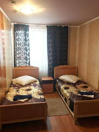 Гостиница Вояж Псков Стандартный двухместный номер с 2 отдельными кроватями-8